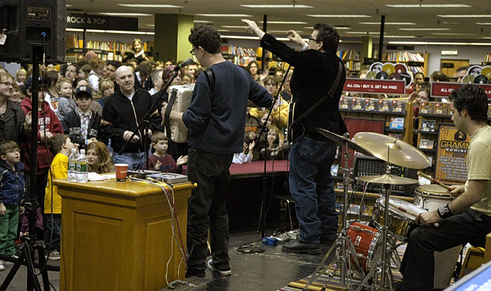 They Might Be Giants at Borders - February 25, 2005